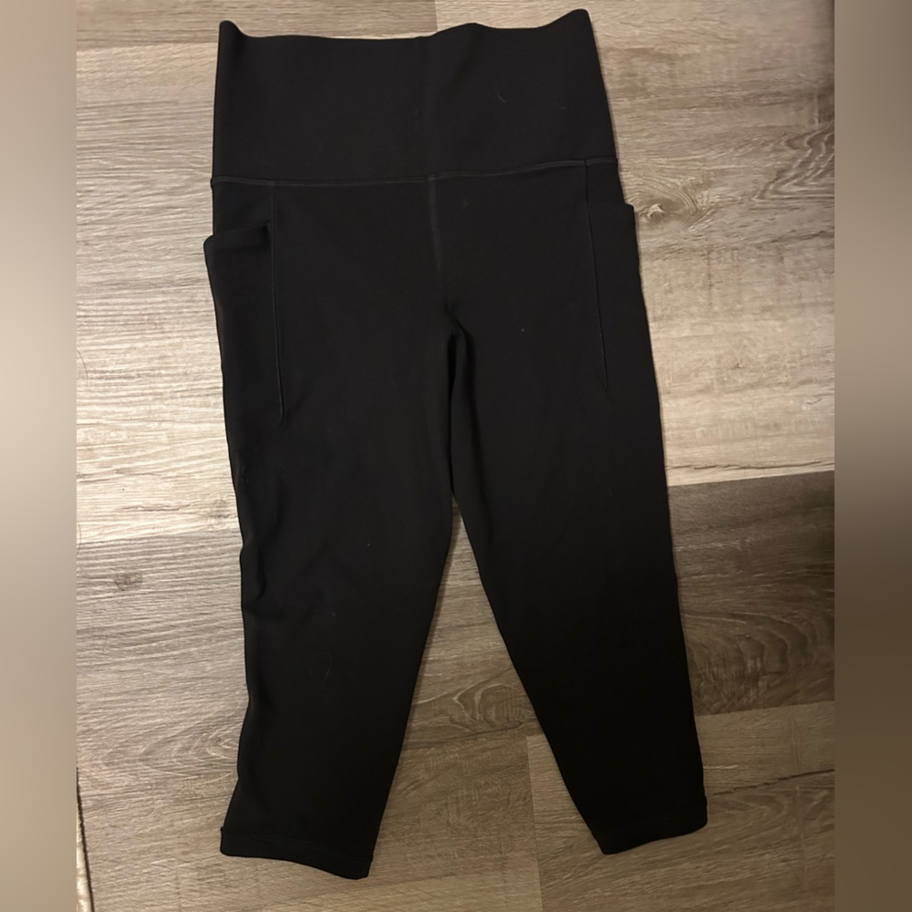 Athleta Salutation Stash Pocket II Crop Leggings